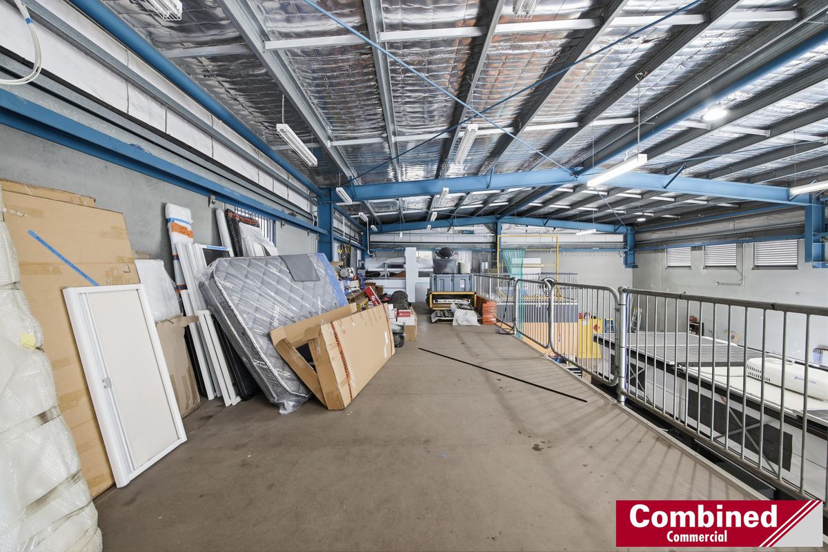 1 & 2 / 2 Samantha Place, Smeaton Grange