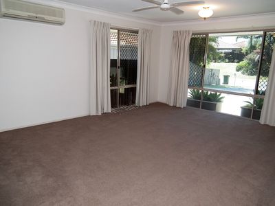 10 Kingston Drive, Banora Point