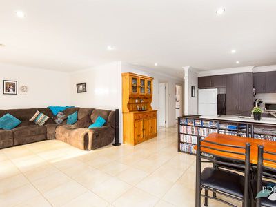 2 / 16 Officer Court, Werribee