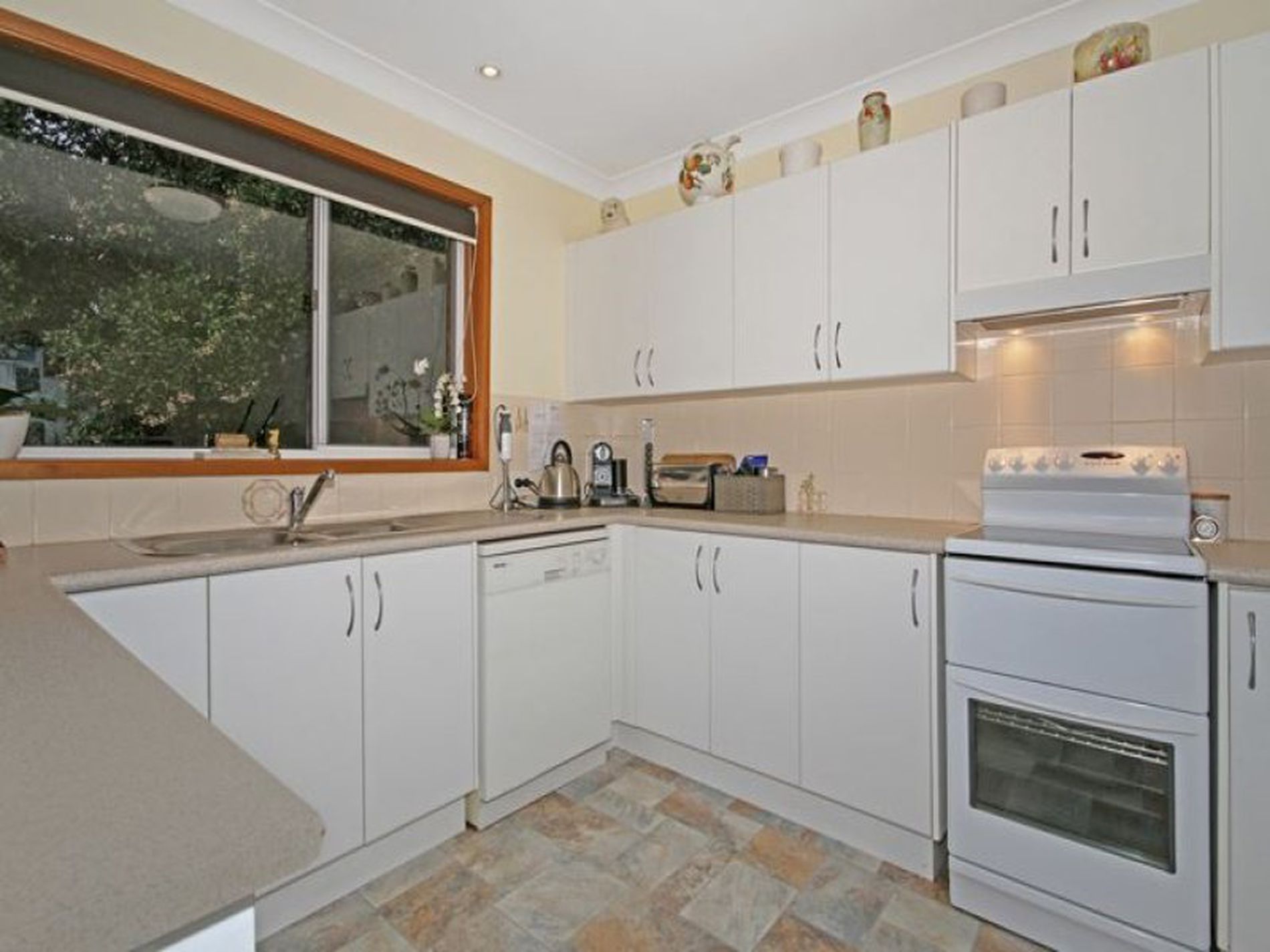 2 / 5 Augusta Place, Mollymook