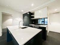 unit 203 / 140 Dudley Street, West Melbourne