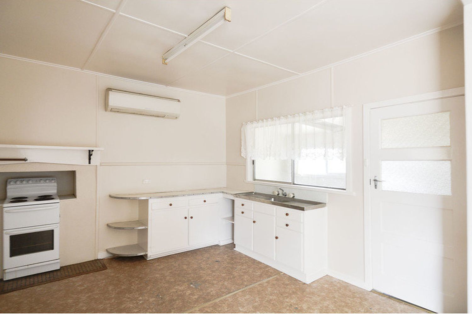 2 Bradshaw Street, Horsham