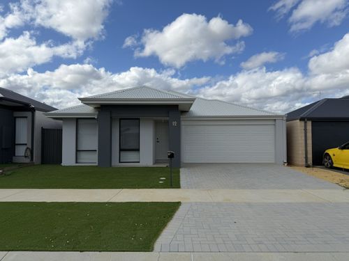 12 Munglinup Road, Hilbert