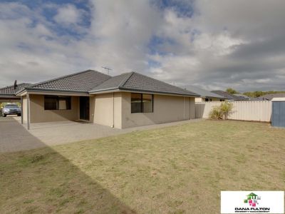 24 Coffs Bend, Secret Harbour