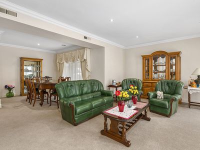 12 Glenns Court, Woodend