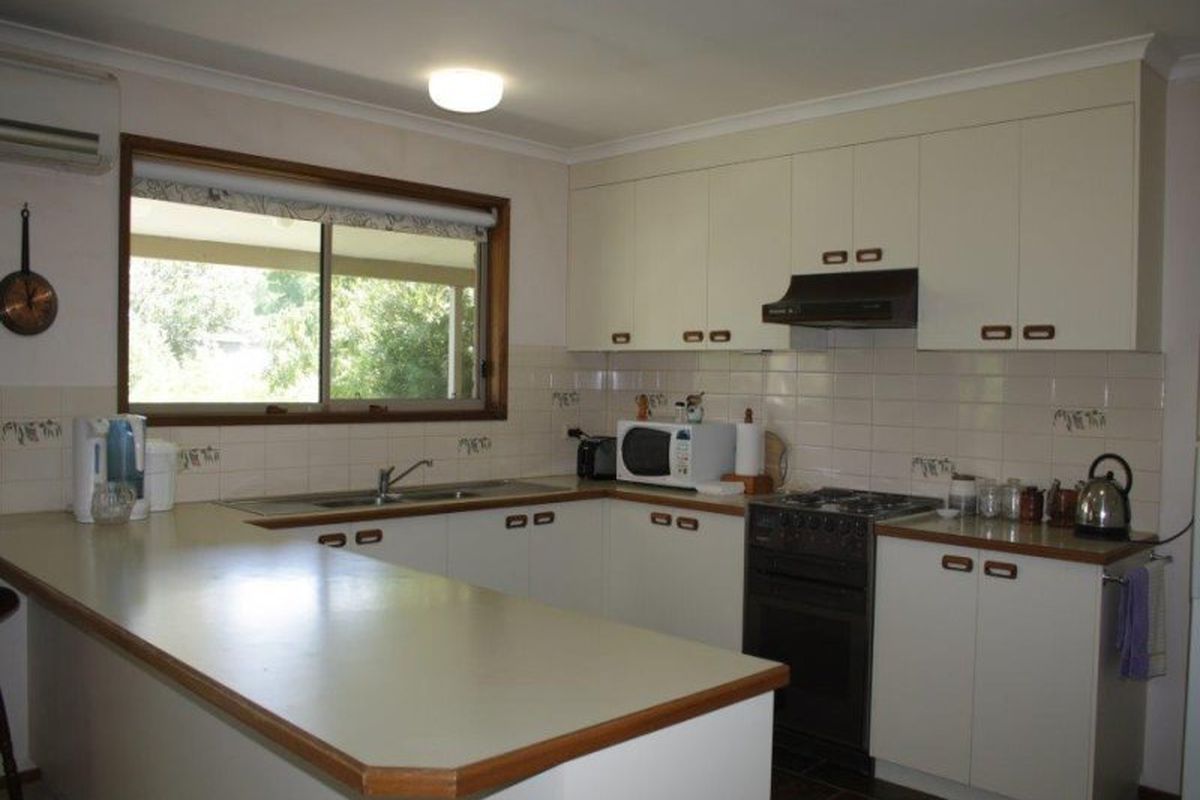 11 Smythe Street, Avenel