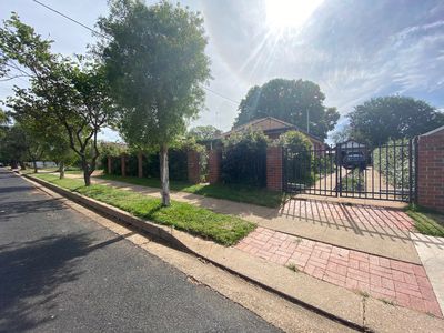 61 Sterling Street, Dubbo