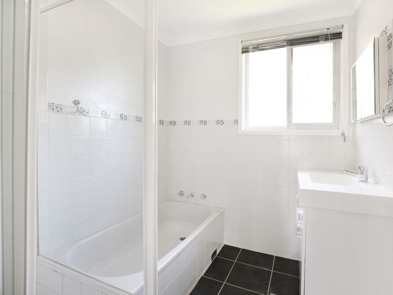 46 Loch Carron Avenue, Farmborough Heights