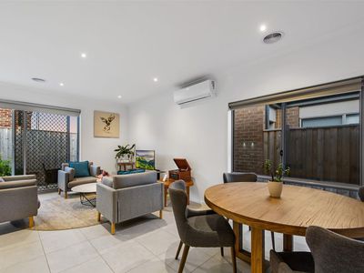 15 Heath Avenue, Rockbank