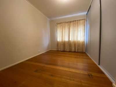 5  Fourth Avenue , Hoppers Crossing