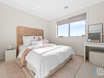 8 Alicante Street, Clyde