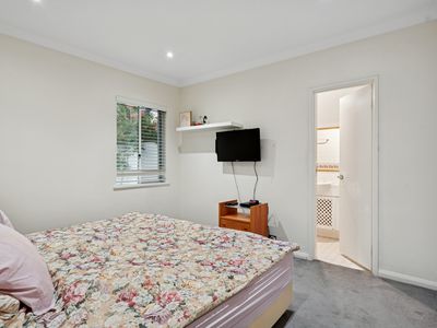 36 Bay Road, Claremont