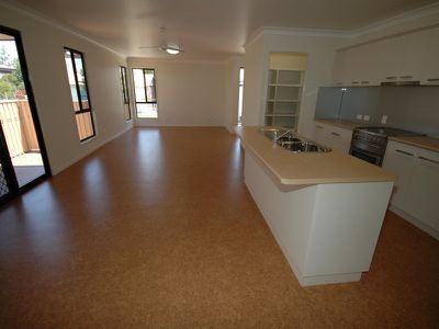 2 / 104 Galah Street, Longreach