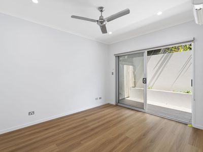 2 / 12 Kings Road, Taringa