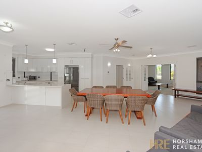 15 Fisher Square, Horsham