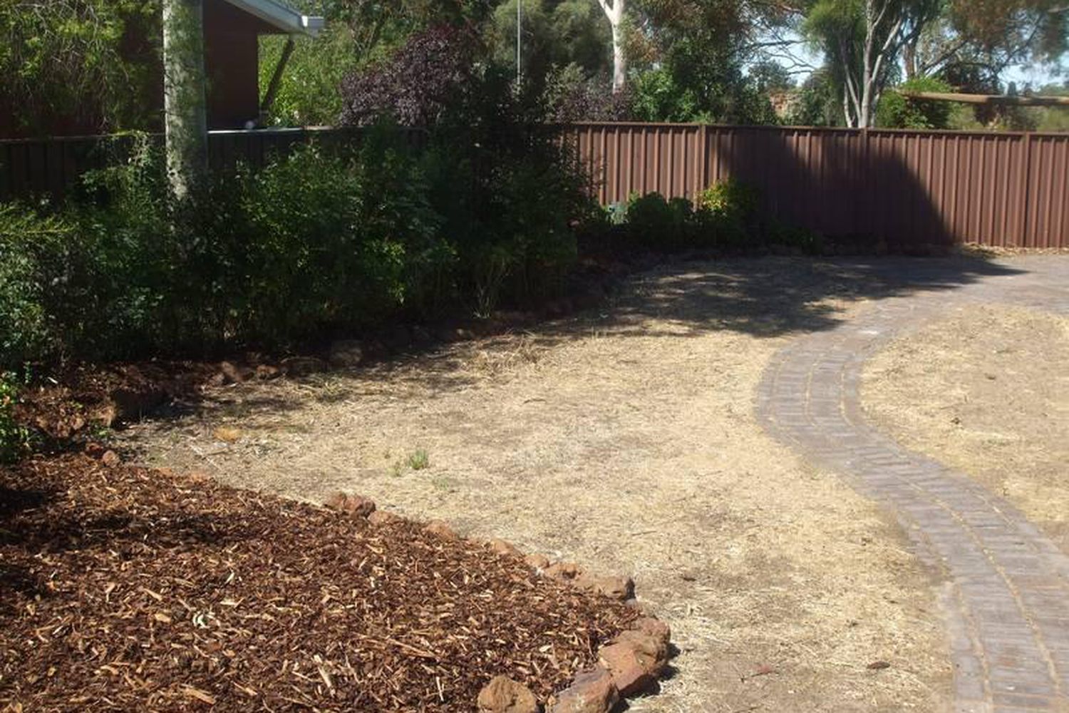 1 Davis Drive, Horsham