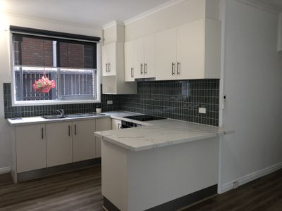 2 / 5 Raglan Street, Newtown