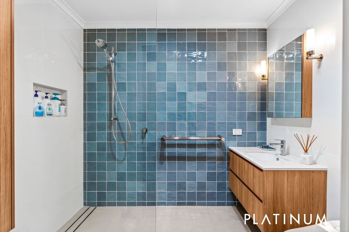 2 / 26 Waterdown Drive, Elanora