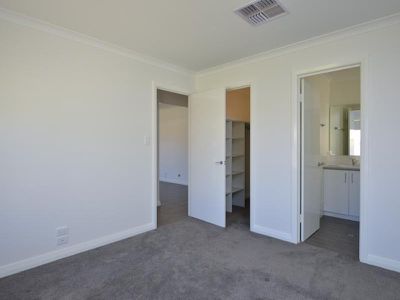 30 Tindals Crescent, Hannans