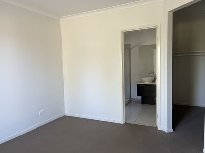 11 Grebe Court, Lara