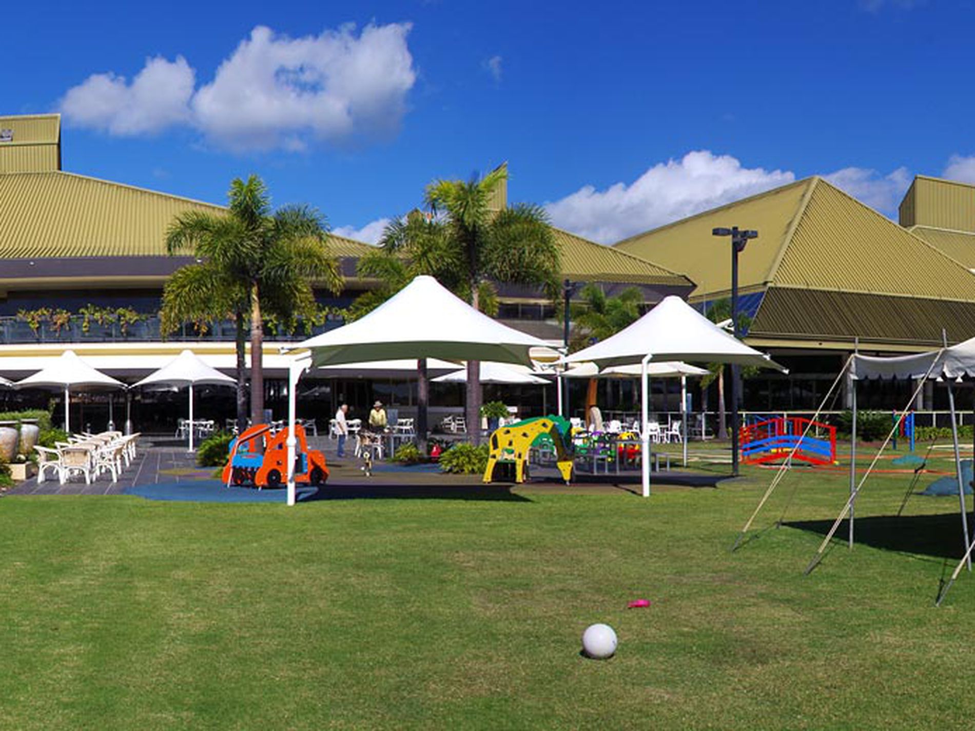 2 / 3 Woodlands Drive, Banora Point