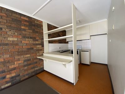 4 / 12 Moffatt Crescent, Hoppers Crossing