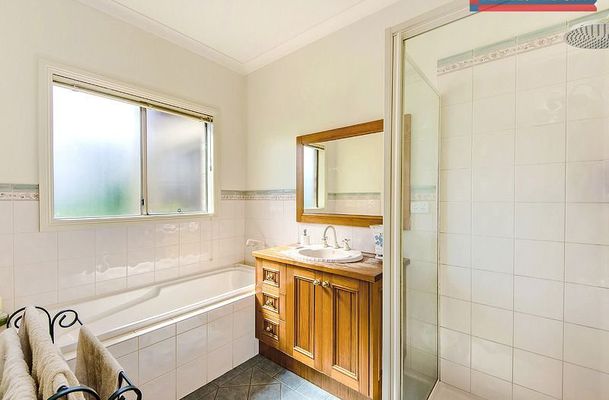 6 Peregrine Road, Oaklands Junction