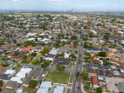 28 Stroughton Road, Westminster