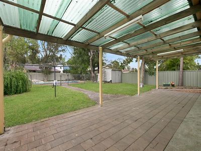 28 Lloyd George Grove, Tanilba Bay