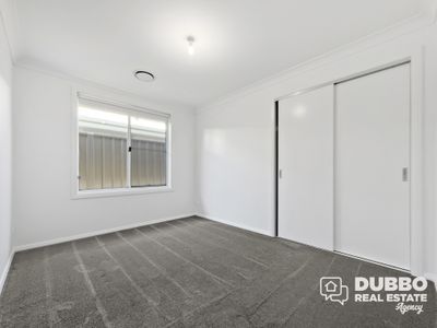 26A Violet Circuit, Dubbo