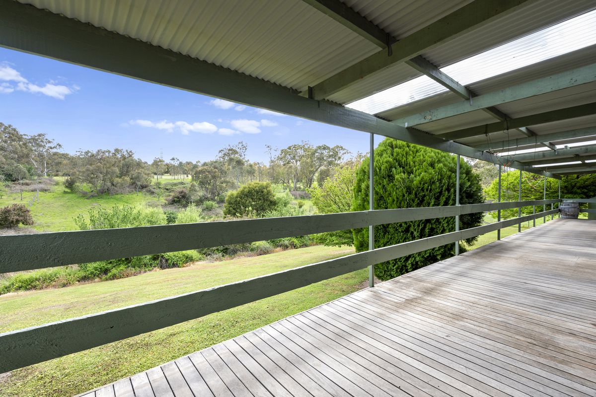 560 Old Tolmie Road, Mansfield