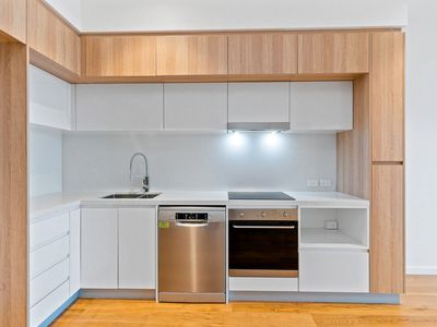 802 / 9 Tully Road, East Perth