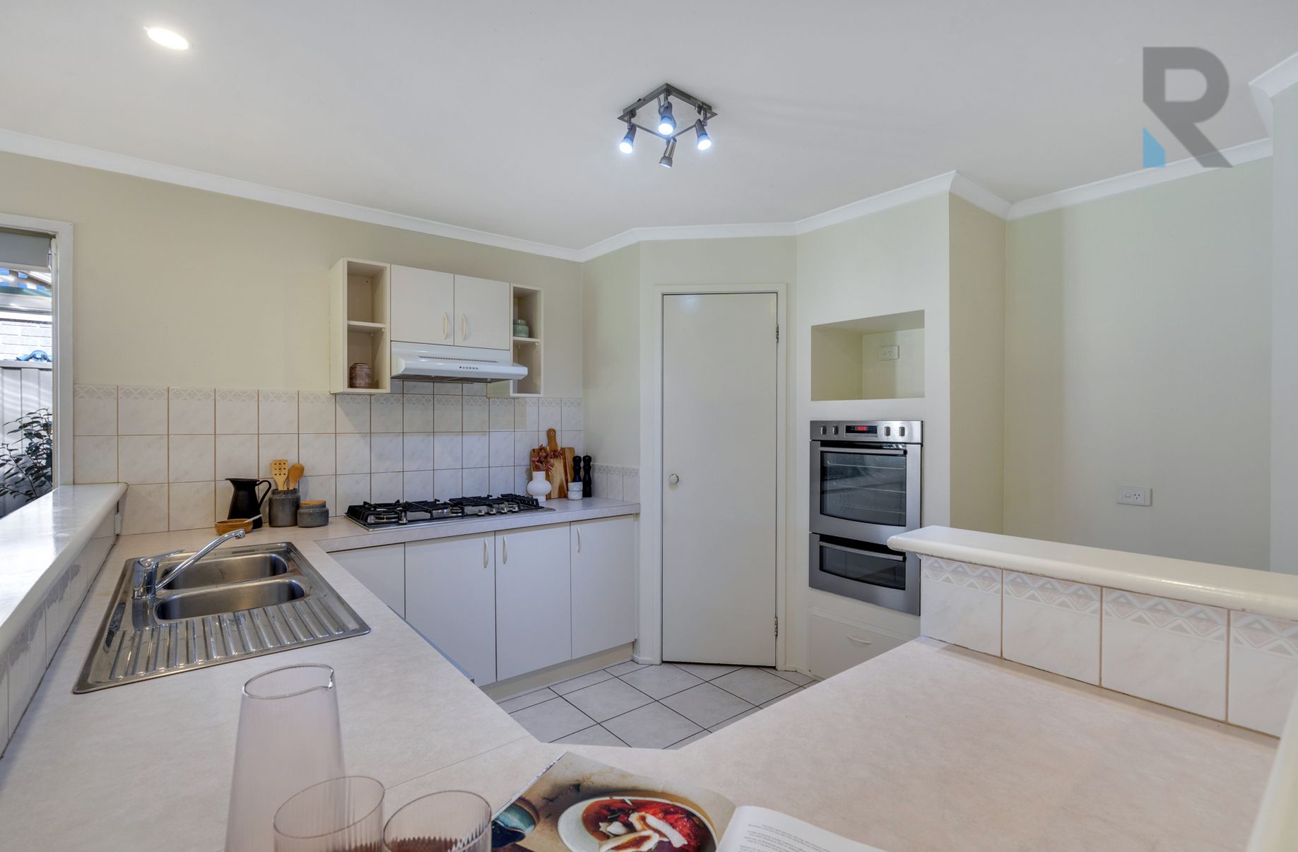 5 Gellion Place, Roxburgh Park Real Estate City