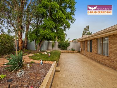 14 Robins Rise, Stratton