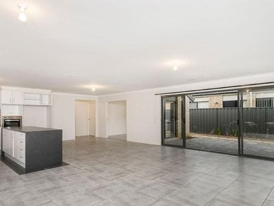 47 Balcombe Drive, Manor Lakes