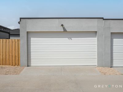 26 Pine Cone Walk, Fraser Rise