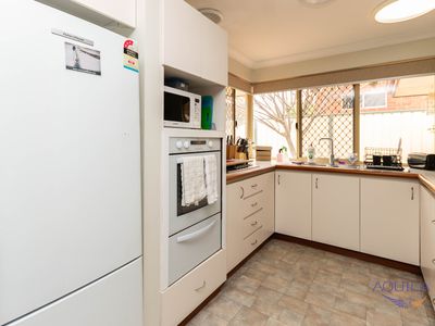 11 Robinia Rise, Helena Valley