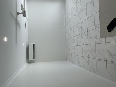 2 / 27 Sharp Crescent, Branyan