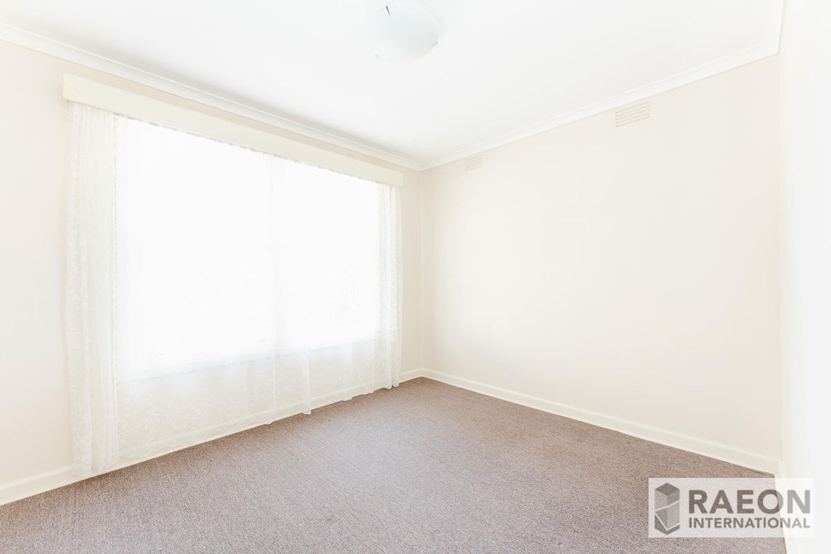 2/12 Pine Way, Doncaster East