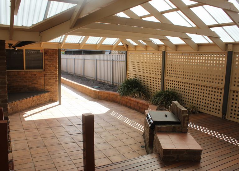 2 Phyllis Court, Trott Park