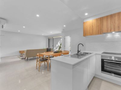 102 / 16 Le Grand Street, Macgregor