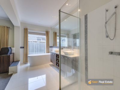 120 Livingstone Blvd, Pakenham
