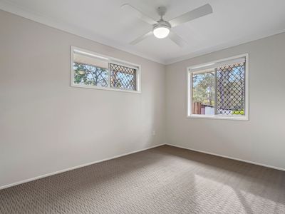 6 Essex Court, Bellbird Park