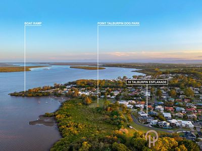 10 Talburpin Esplanade, Redland Bay