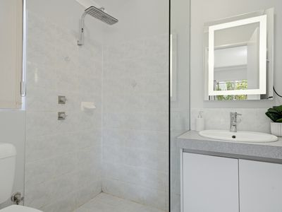 11 Estcourt Road, Redcliffe