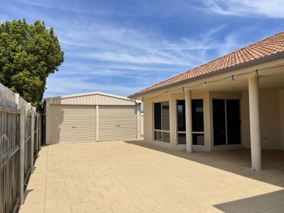 64 Cromdale Circuit, Kawungan