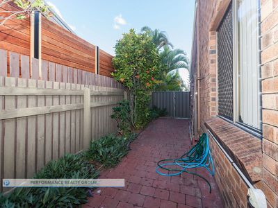 4 / 105 Sunshine Boulevard, Mermaid Waters