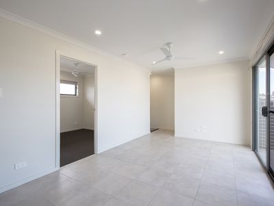 2 / 96 Lamington Drive, Redbank Plains