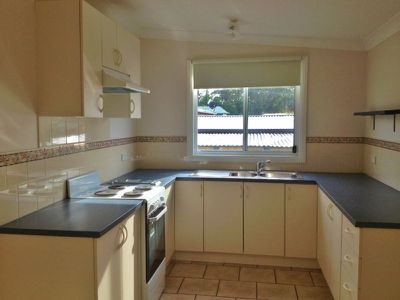 10 Torquay Drive, Lake Tabourie