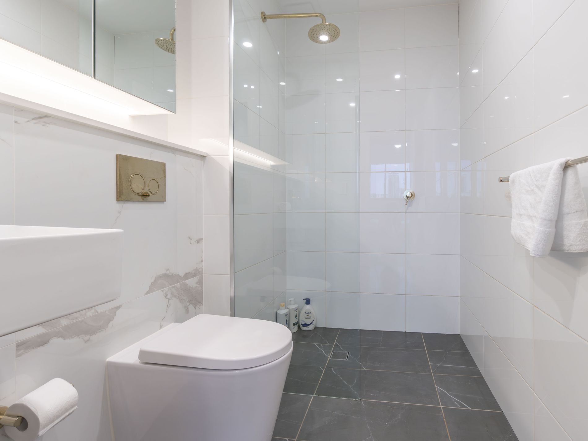 10132 / 19 Amalfi Dr , Wentworth Point
